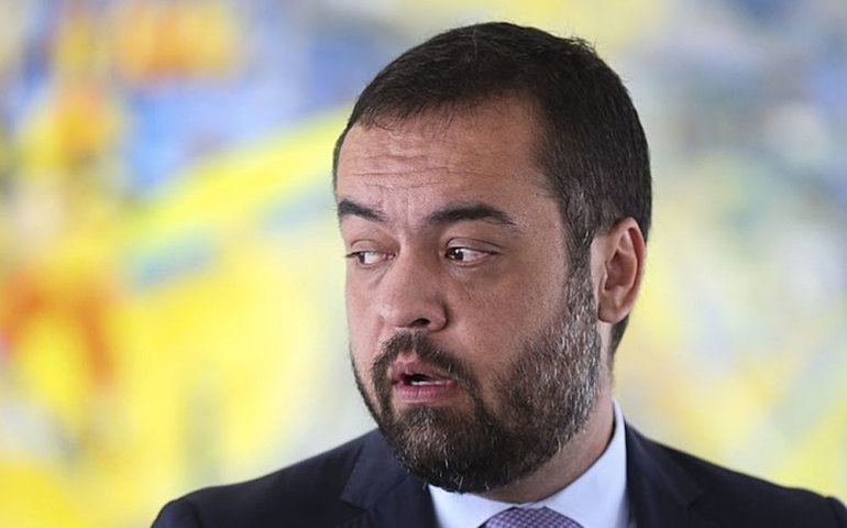 Castro pode ficar fora das eleições em caso de condenação no TSE apesar de renúncia do cargo