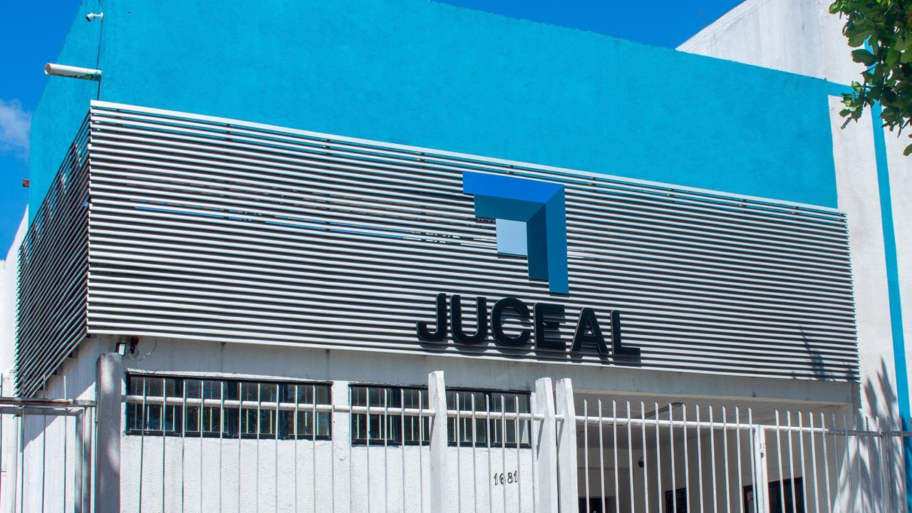 Juceal divulga rankings de aberturas e extinções empresariais nos municípios