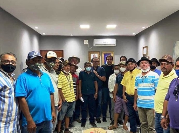 Prefeito Theobaldo Cintra anuncia que Major Izidoro terá sua própria feira de gado