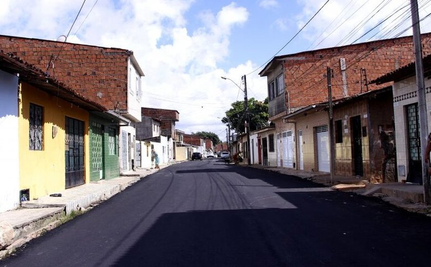 Programa Mais Asfalto pavimenta 4 km de ruas do conjunto Paraíso do Horto