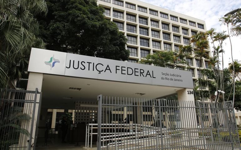 Juiz manda citar Lula sobre transferência de ações de subsidiária da Petrobras em 2009