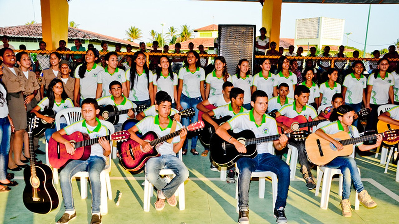 Mais Educação estimula a musicalidade de alunos da escola Benício Ferreira Reis em Limoeiro