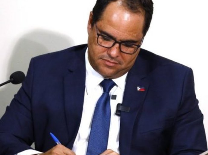 Prefeito André Bocão assina ordem de serviço para recuperação da geomanta no Barro Vermelho
