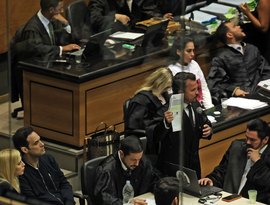 Advogados deverão pagar custos do adiamento da sessão sobre caso Henry