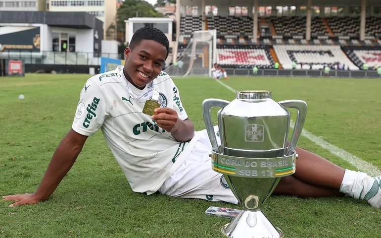 Endrick faz 16 anos e assinará 1º contrato profissional; veja planos do Palmeiras