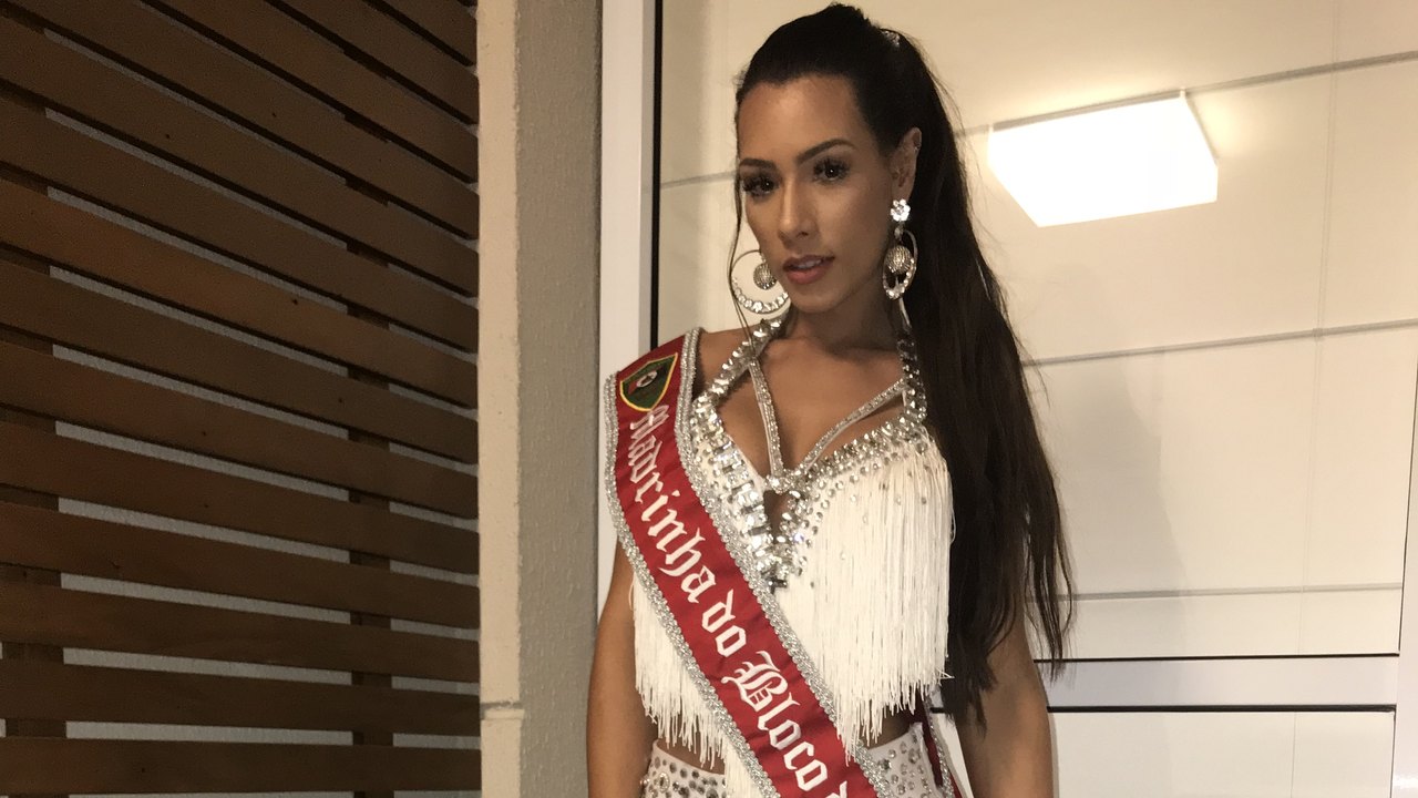 Wendy Tavares samba na festa do Dia das Crianças do Bloco do Fico, que promove a inclusão de pessoas com deficiência