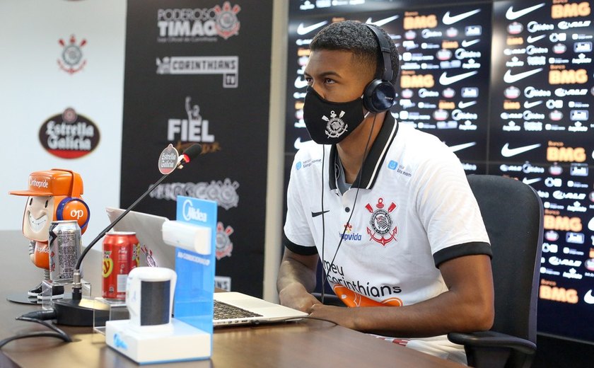 Reforço do Corinthians, Léo Natel diz que espera para jogar &#8216;valerá a pena&#8217;