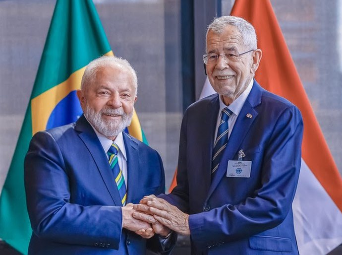 Lula trata de oportunidades em torno da transição energética com presidente da Áustria