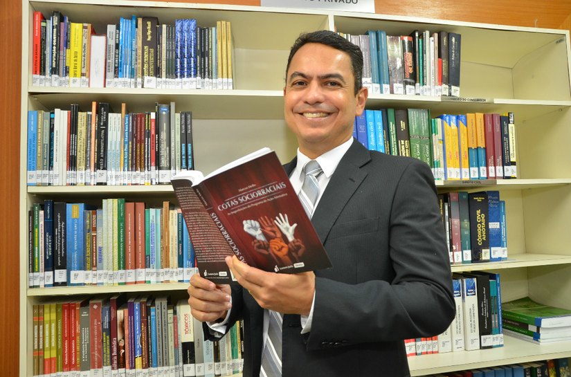 Promotor de Justiça lança livro sobre o programa brasileiro de ação afirmativa