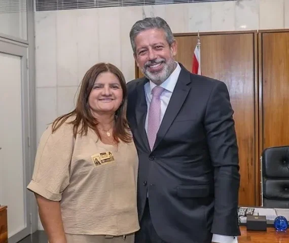 Com R$ 4,7 milhões destinados por Arthur Lira, obras ganham ritmo acelerado em Delmiro e fortalecem parceria com Ziane Costa