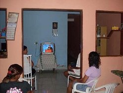 Convidados assitiam programas nos Lares Mateus