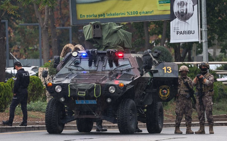 Várias pessoas morrem em aparente ataque terrorista perto de Ancara, diz ministro