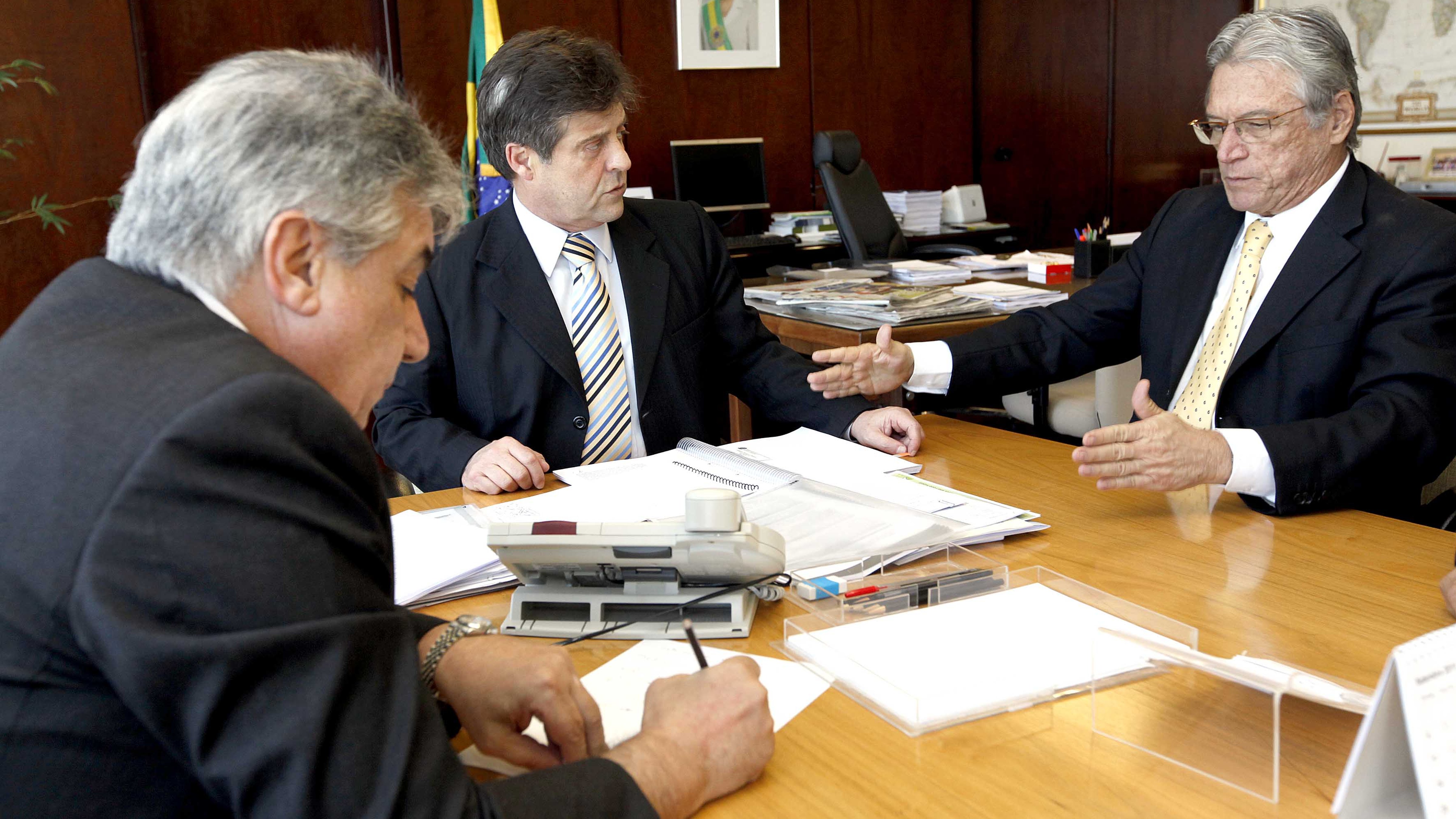 29-09-2011 Teotonio no ministério da Agricultura(DW) (3).jpg