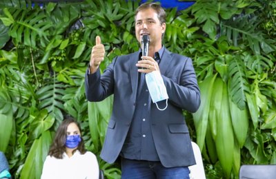 Prefeito Adelminho Calheiros representa a AMA em evento da ONU-Habitat
