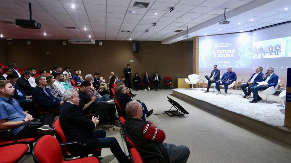 Debate sobre os desafios do mercado imobiliário reune nomes proeminentes do setor
