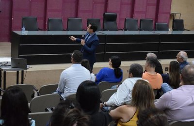 TCE/AL promove palestra sobre importância do diagnóstico precoce do câncer de próstata