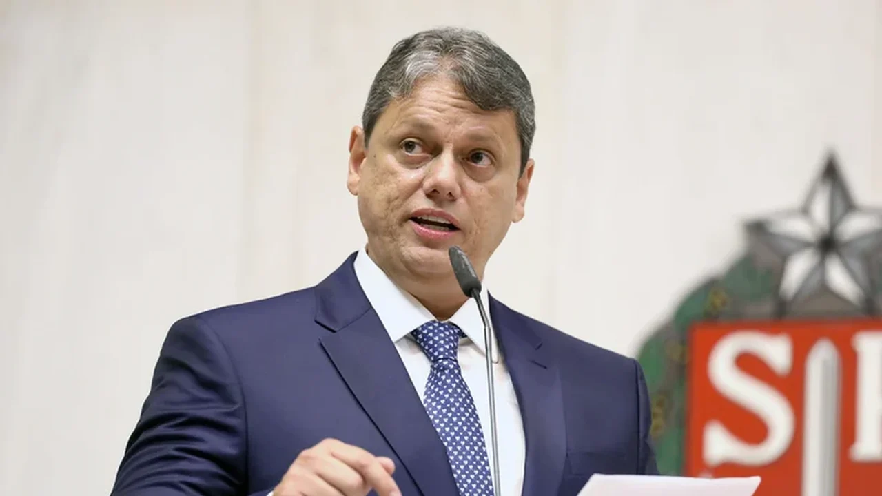 Tarcísio e governadores de direita miram 2026, tentam capitalizar projeto Antifacção e se aliam a Centrão para desgastar Lula
