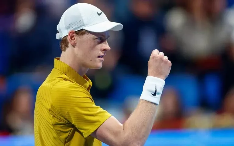 Sinner vence Popyrin e avança às quartas de final em Doha