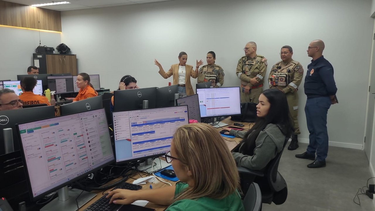 Corpo de Bombeiros do Ceará conhece programa integrado entre Samu e CBMAL