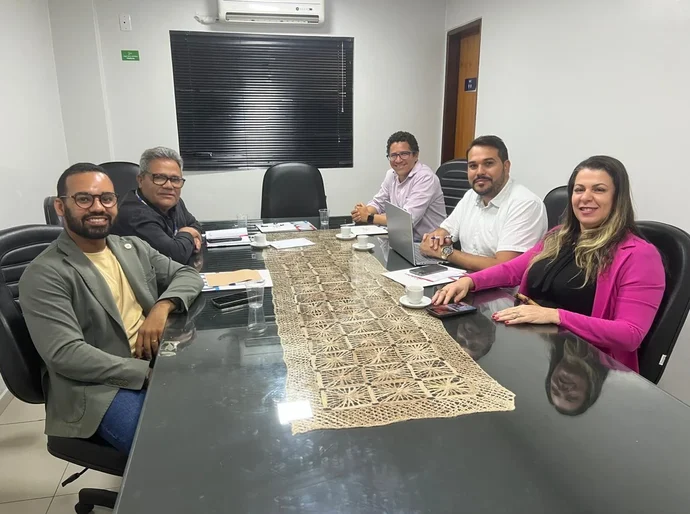 AMA discute cronograma de capacitações sobre gestão tributária para municípios alagoanos