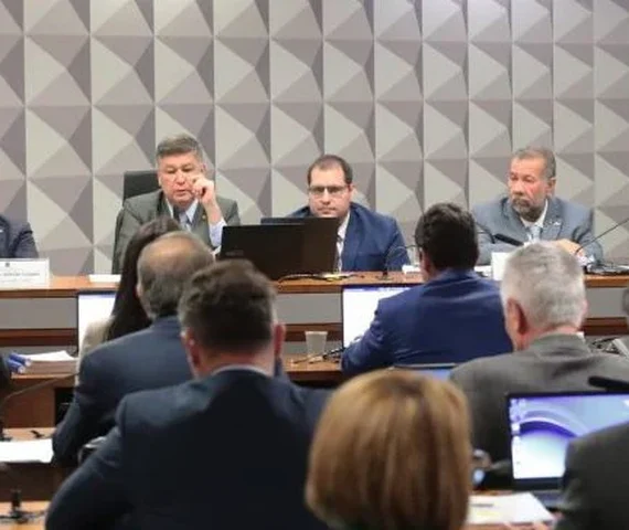 Alfredo Gaspar pede quebra de sigilos de Carlos Lupi para aprofundar investigação sobre descontos ilegais