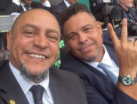 Ronaldo e Roberto Carlos assinam SAF de tradicional clube paulista
