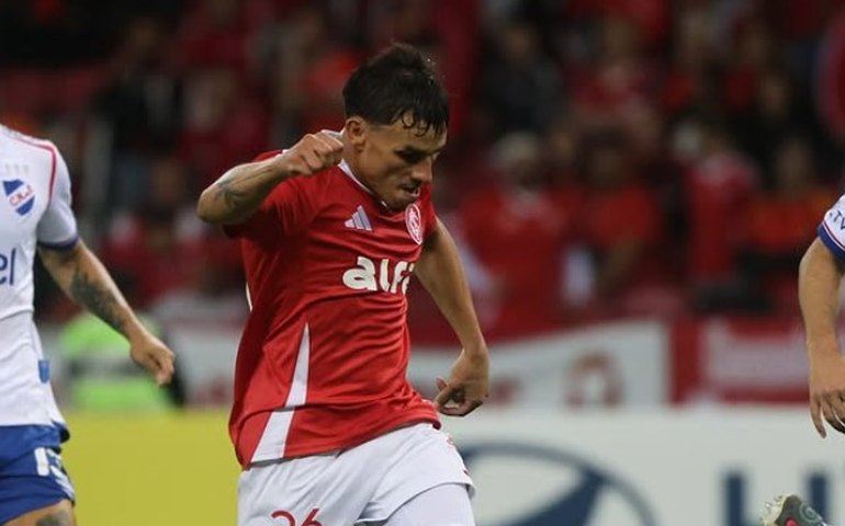 Inter toma 3 gols, reage, empata com Nacional e é o líder do Grupo F da Libertadores