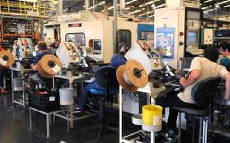 Produção industrial de setembro fica 15,9% abaixo de pico visto em maio de 2011