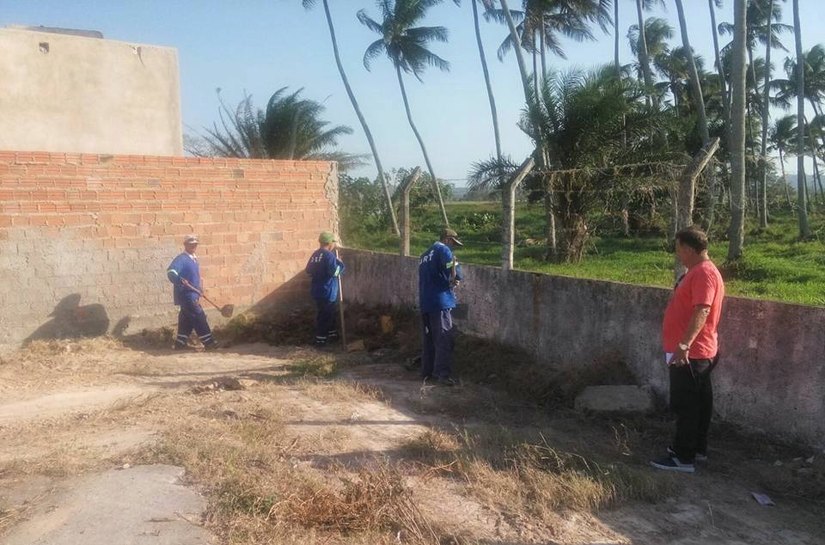 Secretaria de Urbanismo de Pilar realiza limpeza de ruas em ação preventiva