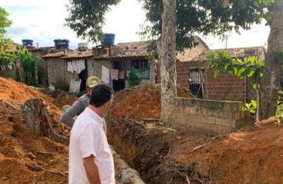 Prefeito Neno Freitas acompanha serviços de melhorias para o abastecimento de água e saneamento 