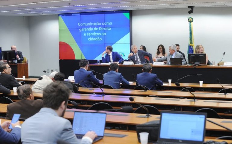 Ministro defende comunicação do governo e ressalta combate à desinformação e às fake news