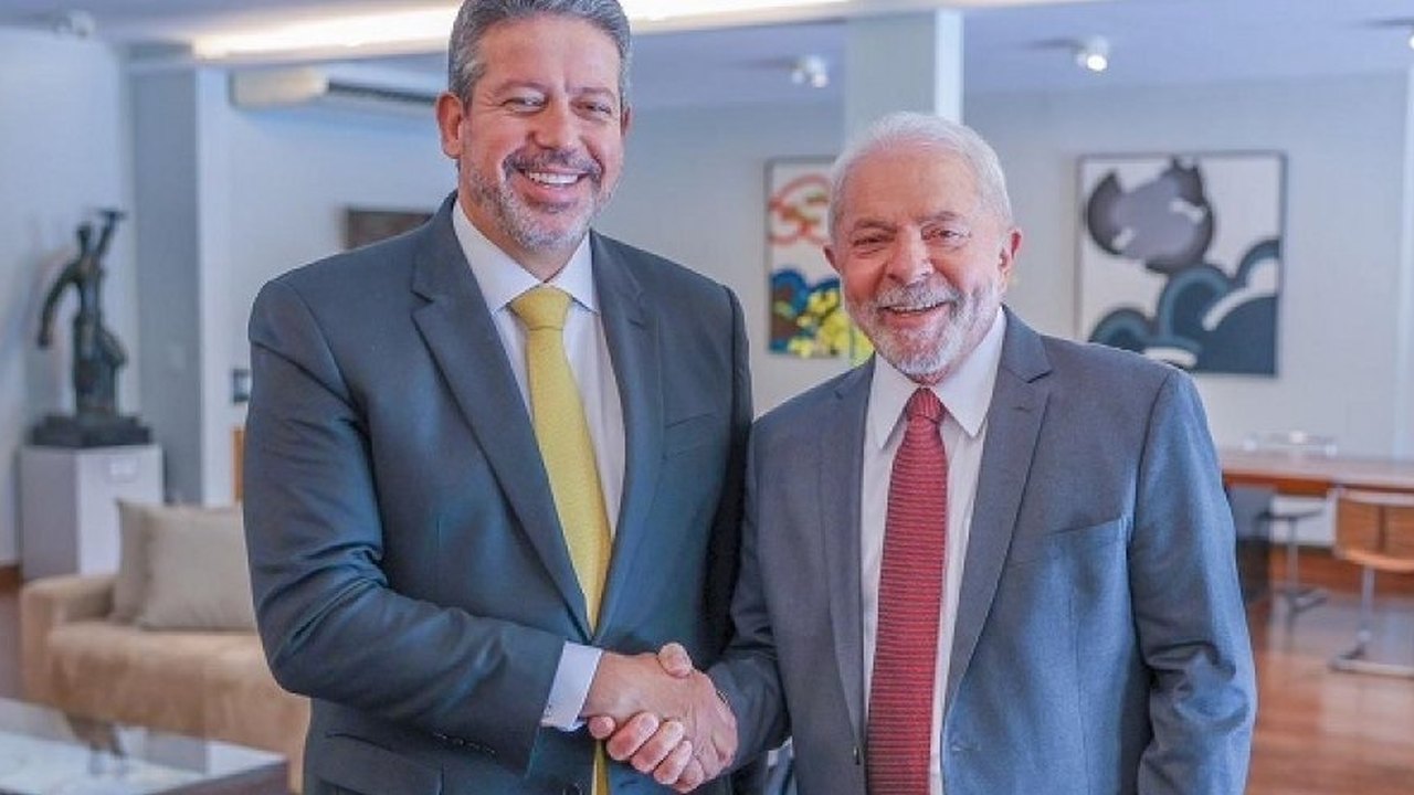 Lula recebe Arthur Lira para encontro fora da agenda oficial