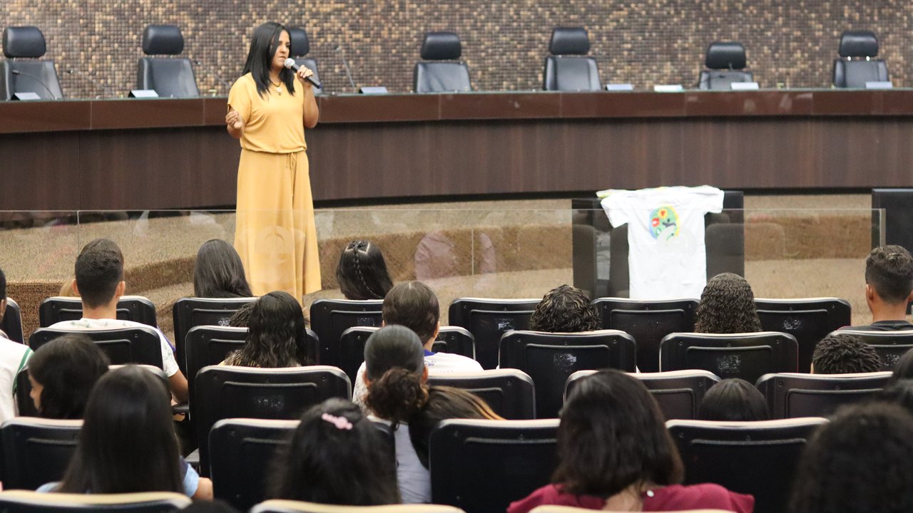 “Bullying Não é Brincadeira” é tema de palestra para alunos de escolas municipais