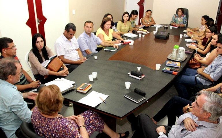 Arapiraca: Célia Rocha destaca projeto de desenvolvimento participativo no Brisa