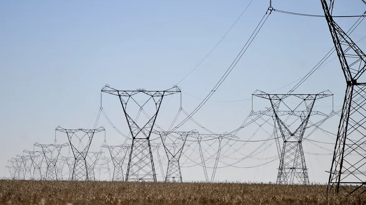 Consumidores poderão escolher fornecedor de energia elétrica a partir de 2027 no Brasil