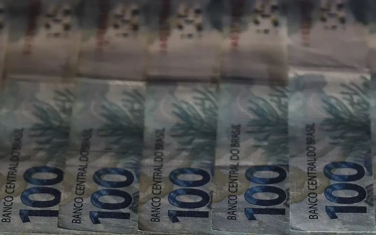 Tesouro paga R$ 820,78 milhões em dívidas de estados e municípios