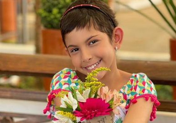 Morre Lorena Torezan Viviani, influencer de 13 anos que compartilhava rotina com câncer