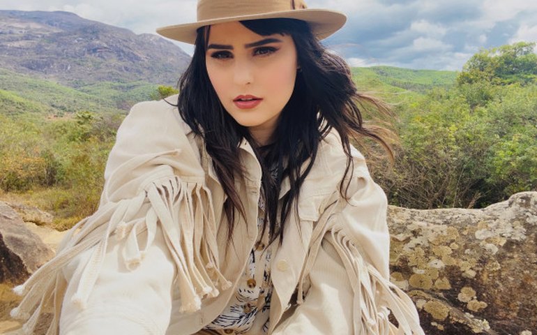 Lili, ex-participante do The Voice Brasil, lança nova música