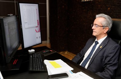 Fábio Bittencourt participa de sessão da 3ª Câmara Cível