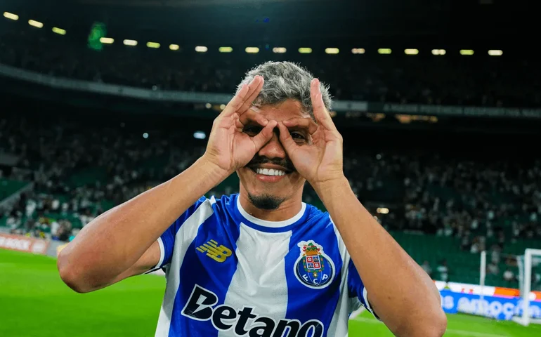 Atlético de Madrid monitora William Gomes, ex-São Paulo e destaque do Porto