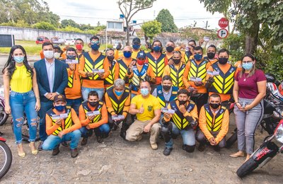 SMTT regulamenta os primeiros mototaxistas para atuação em Maceió