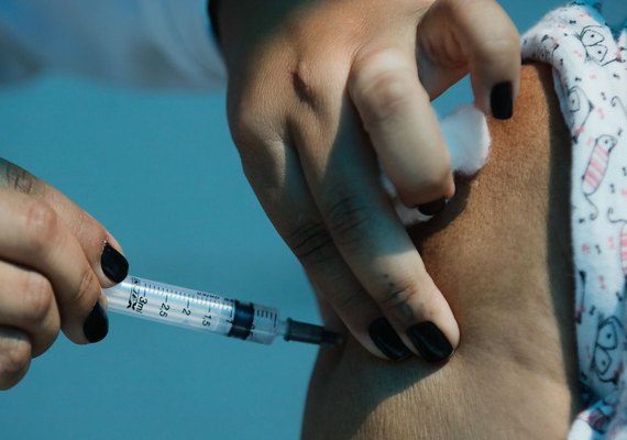 Covid-19: Associação dos Municípios Alagoanos vai sugerir que cidades coloquem no final da fila pessoas que se recusem a tomar a vacina