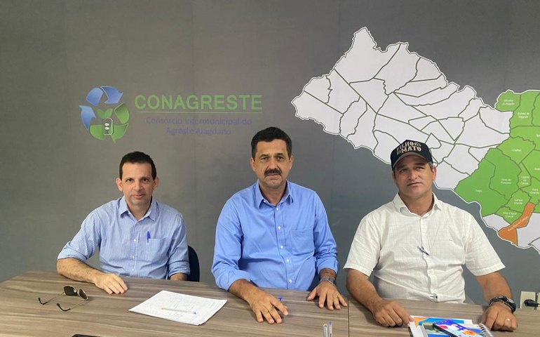 Acordo técnico proporcionará melhoria genética na pecuária familiar de Limoeiro