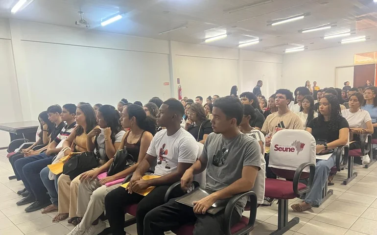 Seune promove palestra gratuita sobre proteção de crianças e adolescentes
