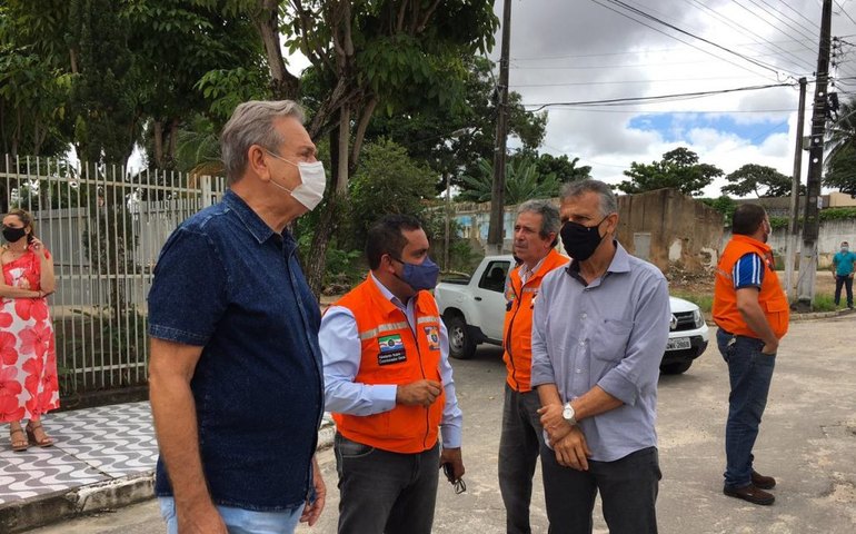 Vice-Prefeito visita áreas afetadas pelo afundamento do solo e sede da Defesa Civil