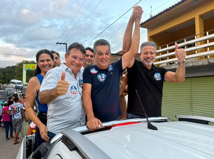 Branquinha reúne multidão em comício e reforça apoio a Arthur Lira para o Senado