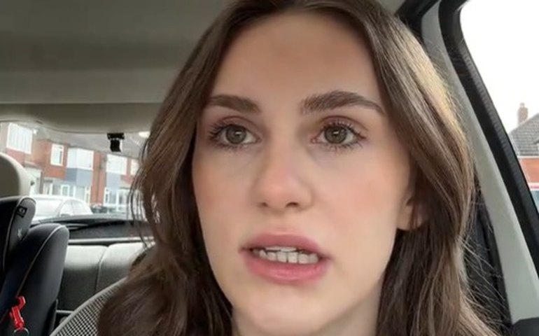 Adolescente descobre gravidez ao dar à luz em vaso sanitário e fica em estado grave