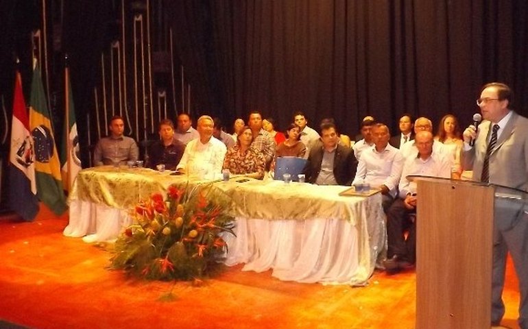 Arapiraca: Luciano Barbosa prestigia posse de secretários e defende papel da Educação