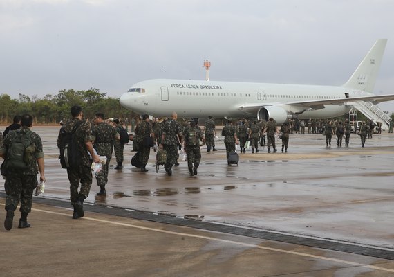 EUA liberam vídeo que mostra caça chinês quase colidindo com avião americano, no Mar do Sul da China 