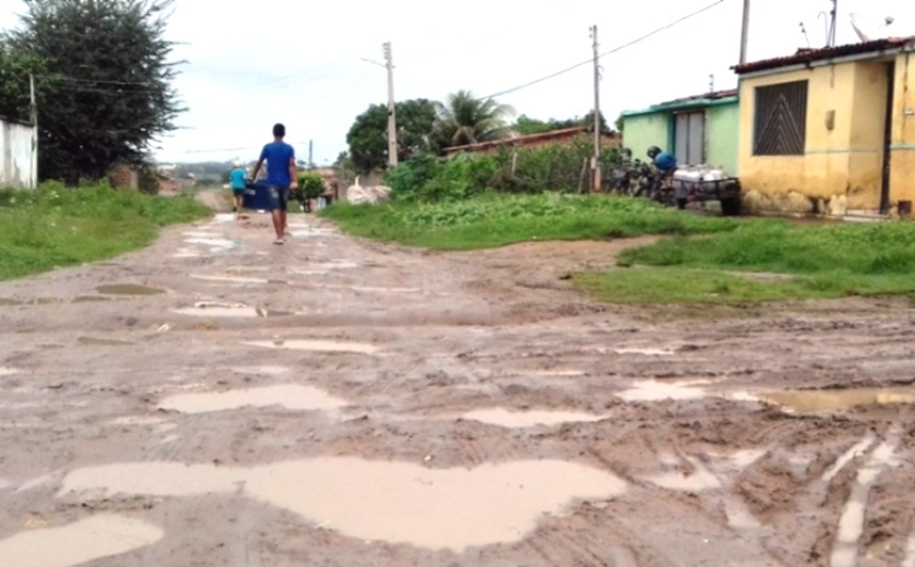 Palmeira dos Índios: a cidade entre buracos, falta d’água e obras paradas